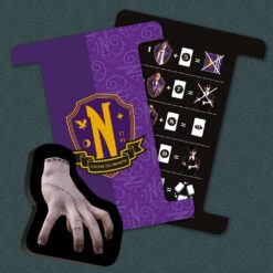 Juego de cartas Miércoles Criaturas y Excluidos componentes.