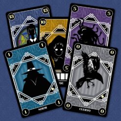 Miércoles Criaturas y Excluidos juego de cartas ambientación gótica.