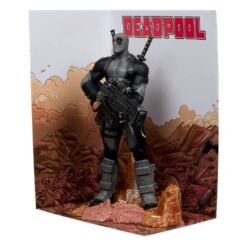 Figura Deadpool Traje Gris versión Chase McFarlane Toys
