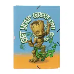 Carpeta Groot A4 premium con solapas y banda elástica diseño Marvel ideal para organizar documentos.