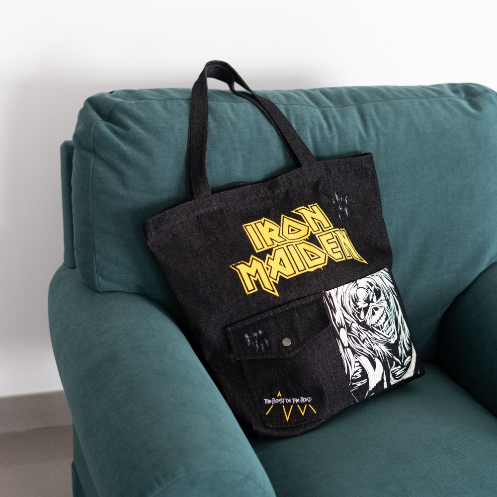 Bolsa Shopping Premium Iron Maiden merchandising musical.