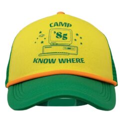 Camp Know Where Gorra de Béisbol réplica a escala real para fans y coleccionistas.