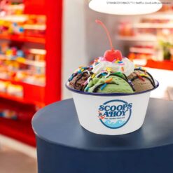 Bote Helado Scoops Ahoy inspirado en la heladería de Stranger Things.