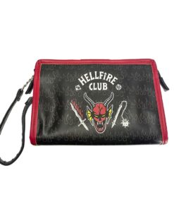 Neceser Hellfire Club Stranger Things oficial para viajes y uso diario.