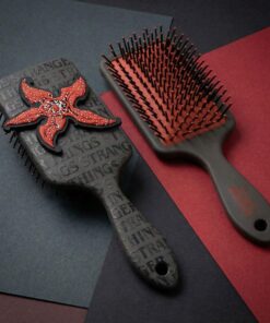 Cepillo Rectangular Stranger Things accesorio oficial práctico.