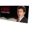 Póster de Vidrio Scarface The World Is Yours con acabado premium sobre cristal inspirado en el icónico clásico cinematográfico.