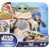 grogu abrazador con anzellano star wars hasbro 17 cm
